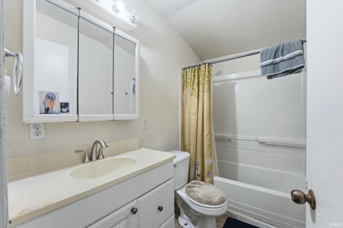 Tiny photo for 4911-4913 Lake Avenue, Fort Wayne, IN 46815 (MLS # 202616451)