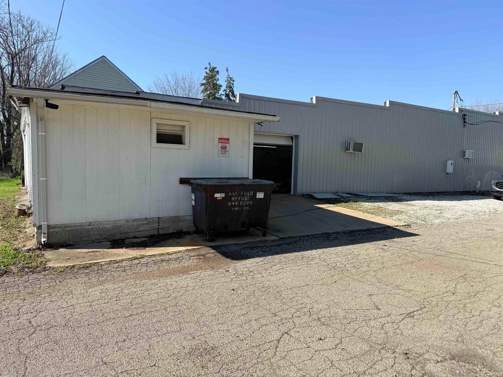 Photo of 109 S Clinton Street, Alexandria, IN 46001 (MLS # 202619110)