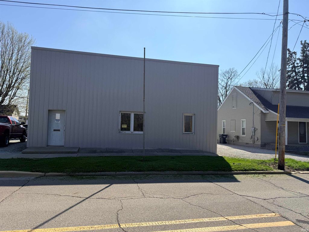 Photo of 109 S Clinton Street, Alexandria, IN 46001 (MLS # 202619110)
