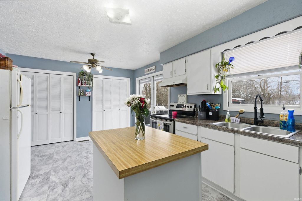 Photo of 402 Boone Lane, Mitchell, IN 47446 (MLS # 202603898)