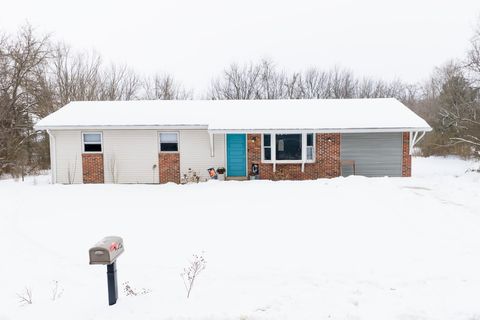 Tiny photo for 402 Boone Lane, Mitchell, IN 47446 (MLS # 202603898)
