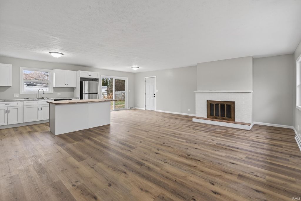 Photo of 815 Parkway Drive, Logansport, IN 46947 (MLS # 202601368)