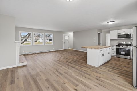 Tiny photo for 815 Parkway Drive, Logansport, IN 46947 (MLS # 202601368)