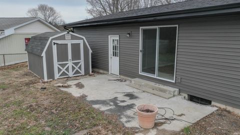 Tiny photo for 815 Parkway Drive, Logansport, IN 46947 (MLS # 202601368)