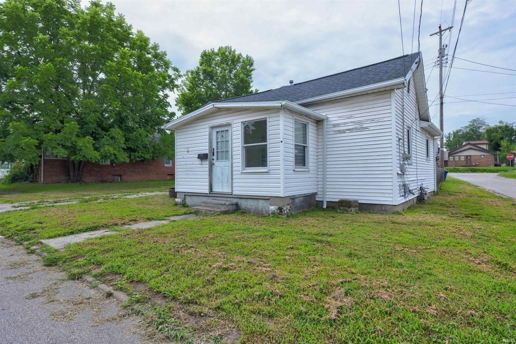 Photo of 901 E State Street, Princeton, IN 47670 (MLS # 202627745)