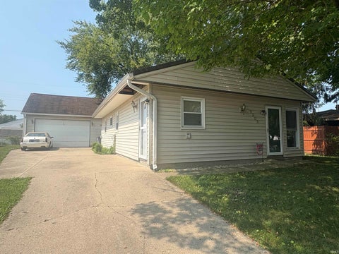 Photo of 5309 Algonquin Trail, Kokomo, IN 46902 (MLS # 202631128)