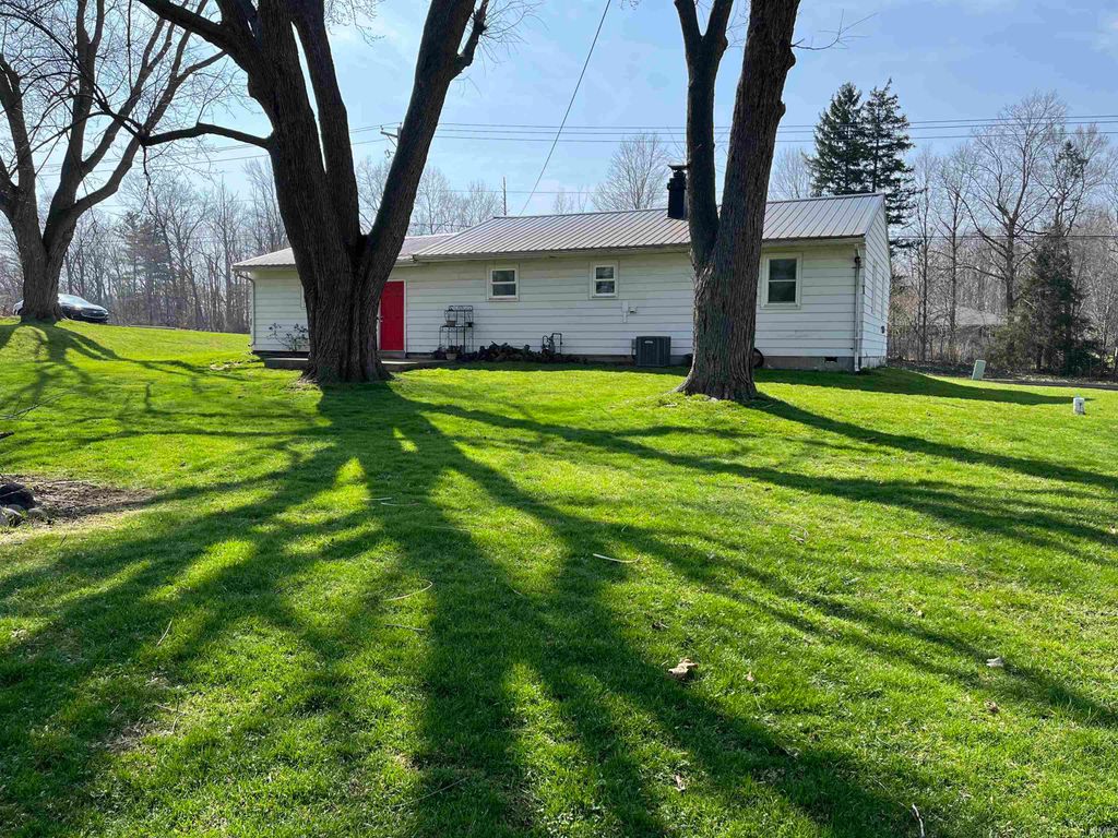 Photo of 58900 State Road 19 Highway, Elkhart, IN 46517 (MLS # 202609465)