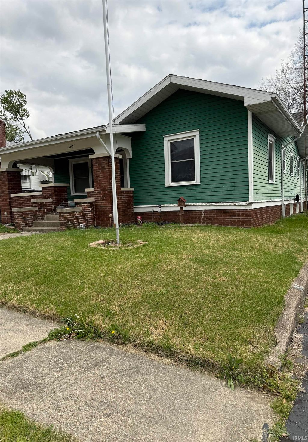 Photo of 805 W 14th Street, Bicknell, IN 47512 (MLS # 202613863)