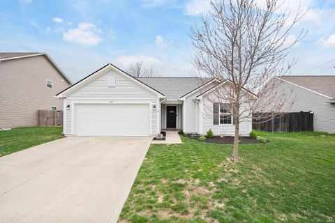 Photo of 1004 Maple Run Drive, Sheridan, IN 46069 (MLS # 202611267)