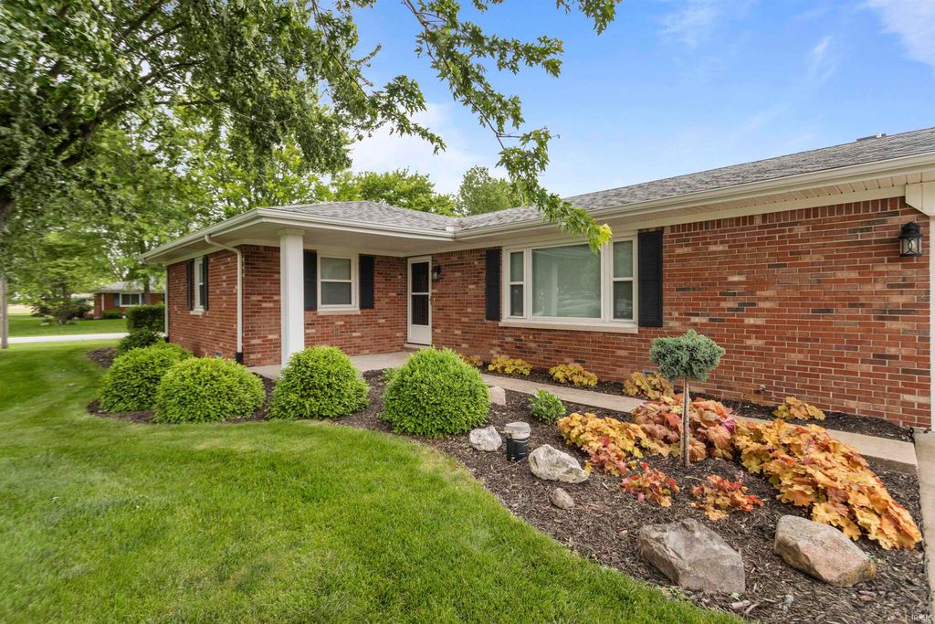 Photo of 4854 E barnett Avenue, Sharpsville, IN 46068 (MLS # 202620722)