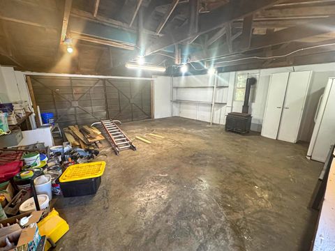 Tiny photo for 650 E Oregon Street, Evansville, IN 47711 (MLS # 202618456)