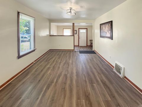 Tiny photo for 650 E Oregon Street, Evansville, IN 47711 (MLS # 202618456)