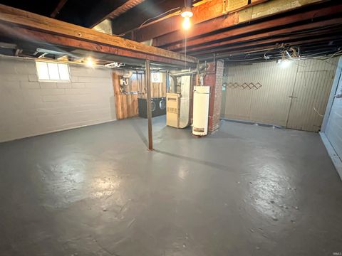 Tiny photo for 650 E Oregon Street, Evansville, IN 47711 (MLS # 202618456)