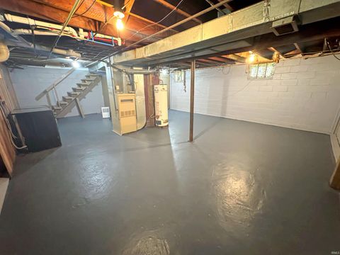 Tiny photo for 650 E Oregon Street, Evansville, IN 47711 (MLS # 202618456)