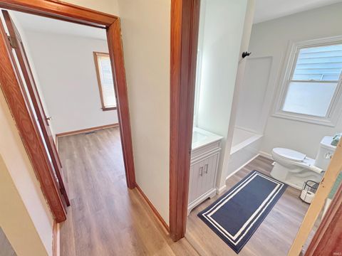 Tiny photo for 650 E Oregon Street, Evansville, IN 47711 (MLS # 202618456)