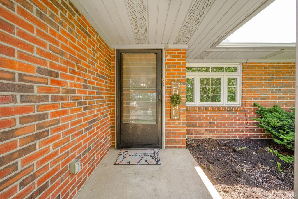 Photo of 600 N Alden Road, Muncie, IN 47304 (MLS # 202638632)