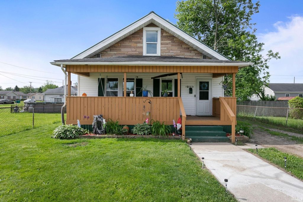 Photo of 2111 W 6th Street, Mishawaka, IN 46544 (MLS # 202619173)
