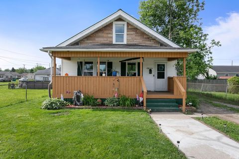 Photo of 2111 W 6th Street, Mishawaka, IN 46544 (MLS # 202619173)