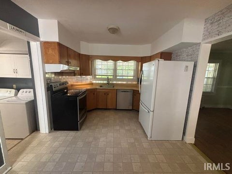 Tiny photo for 508 E Dunlap Street, Kentland, IN 47951 (MLS # 202622483)