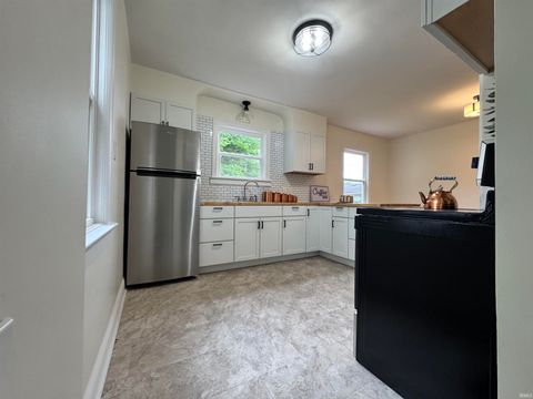 Tiny photo for 2533 N Sherman Street, Evansville, IN 47712 (MLS # 202615396)