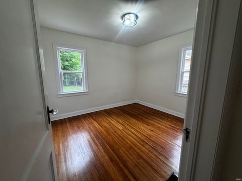 Tiny photo for 2533 N Sherman Street, Evansville, IN 47712 (MLS # 202615396)