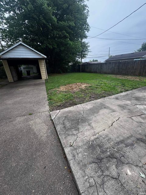 Tiny photo for 2533 N Sherman Street, Evansville, IN 47712 (MLS # 202615396)