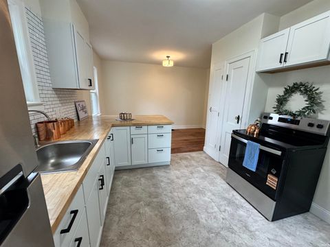 Tiny photo for 2533 N Sherman Street, Evansville, IN 47712 (MLS # 202615396)