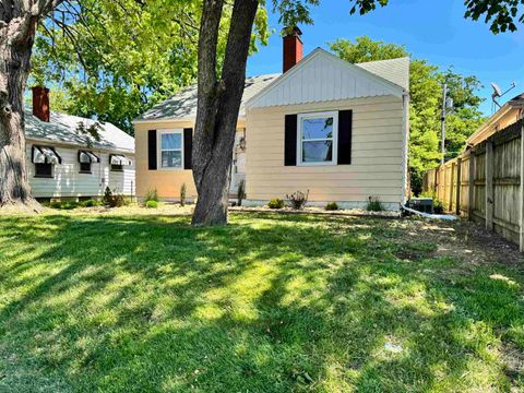 Tiny photo for 2533 N Sherman Street, Evansville, IN 47712 (MLS # 202615396)