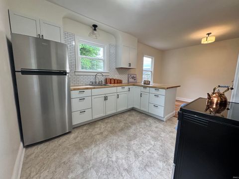 Tiny photo for 2533 N Sherman Street, Evansville, IN 47712 (MLS # 202615396)