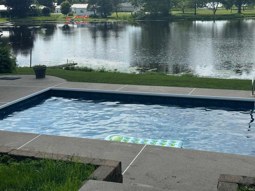 Photo of 10501 N B Drive, Kendallville, IN 46755 (MLS # 202606317)