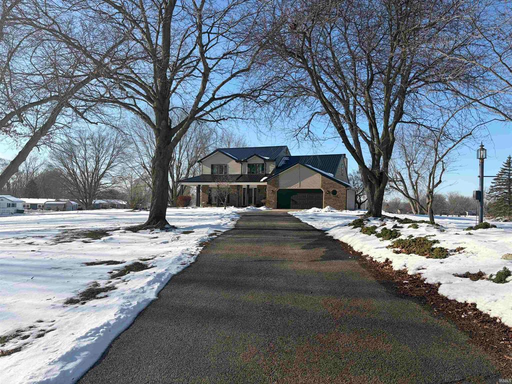 Photo of 10501 N B Drive, Kendallville, IN 46755 (MLS # 202606317)