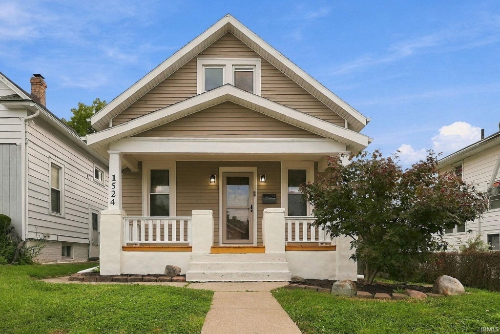 Photo of 1524 Franklin Avenue, Fort Wayne, IN 46808 (MLS # 202642590)