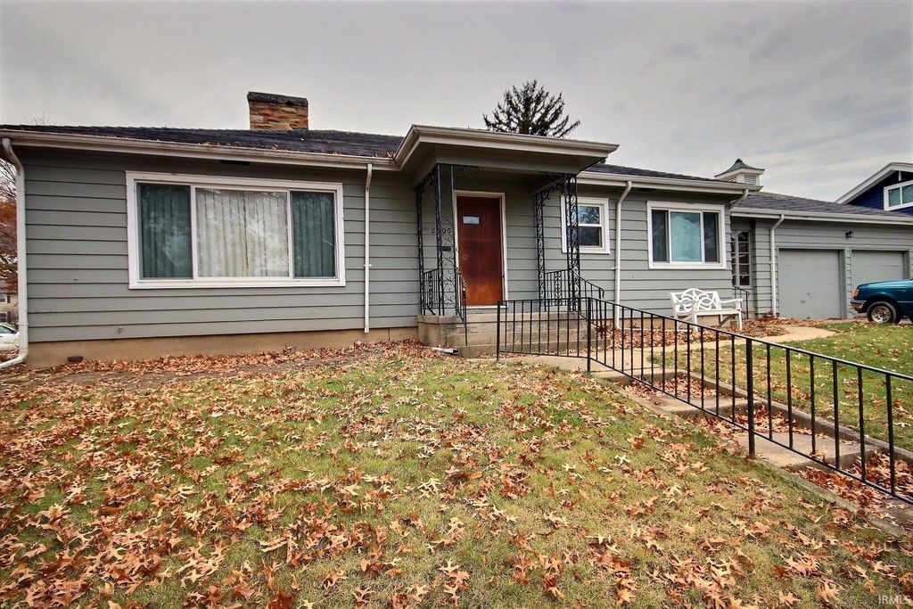 Photo of 2505 Hubertus Avenue, Fort Wayne, IN 46805 (MLS # 202547412)