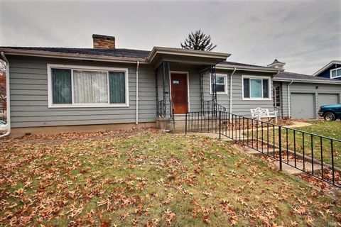 Photo of 2505 Hubertus Avenue, Fort Wayne, IN 46805 (MLS # 202547412)