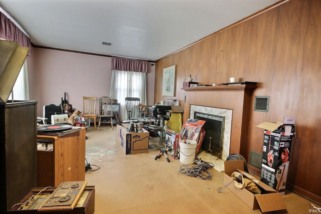 Photo of 2505 Hubertus Avenue, Fort Wayne, IN 46805 (MLS # 202547412)