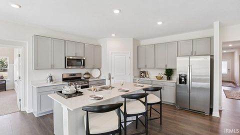 Tiny photo for 752 Atilla Way, Huntertown, IN 46748 (MLS # 202628856)