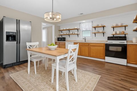 Tiny photo for 836 S Webster Street, Kokomo, IN 46901 (MLS # 202531246)
