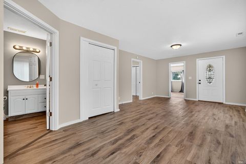Tiny photo for 836 S Webster Street, Kokomo, IN 46901 (MLS # 202531246)