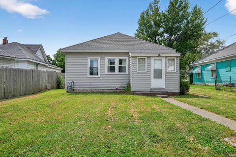 Tiny photo for 836 S Webster Street, Kokomo, IN 46901 (MLS # 202531246)