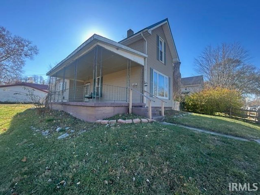 Photo of 33 E Warren Street, Peru, IN 46970 (MLS # 202549347)