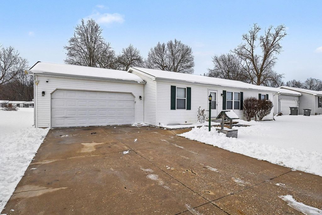 Photo of 51657 County Road 109, Elkhart, IN 46514 (MLS # 202602523)