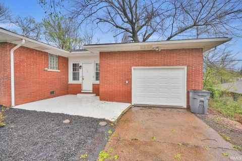 Tiny photo for 2618 Lake Drive, Evansville, IN 47711 (MLS # 202600370)