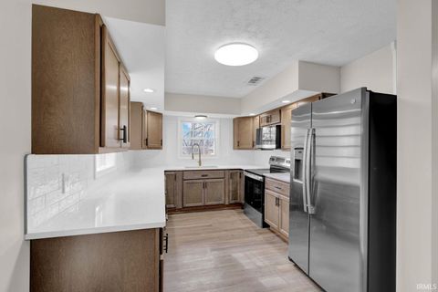 Tiny photo for 2618 Lake Drive, Evansville, IN 47711 (MLS # 202600370)