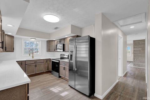 Tiny photo for 2618 Lake Drive, Evansville, IN 47711 (MLS # 202600370)