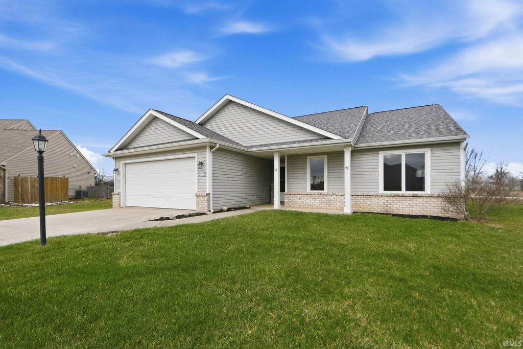Photo of 104 Greenpointe Parkway, Fort Wayne, IN 46814 (MLS # 202609779)