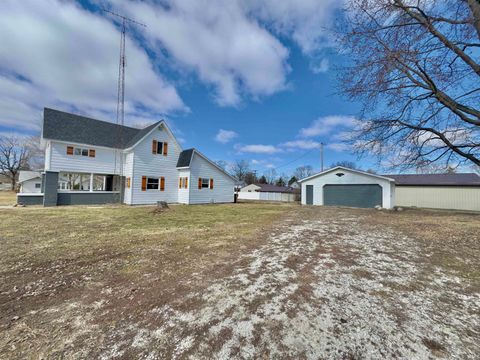 Tiny photo for 140 E Commerce Street, Macy, IN 46951 (MLS # 202606551)