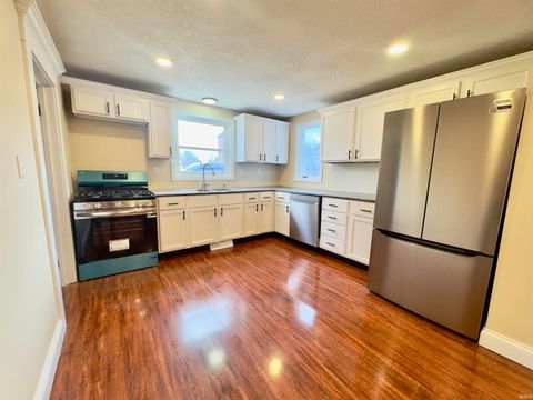 Tiny photo for 140 E Commerce Street, Macy, IN 46951 (MLS # 202606551)