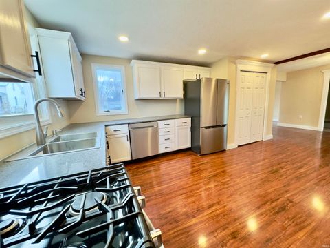 Tiny photo for 140 E Commerce Street, Macy, IN 46951 (MLS # 202606551)