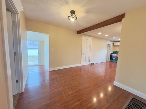 Tiny photo for 140 E Commerce Street, Macy, IN 46951 (MLS # 202606551)