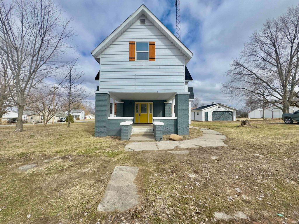 Photo of 140 E Commerce Street, Macy, IN 46951 (MLS # 202606551)